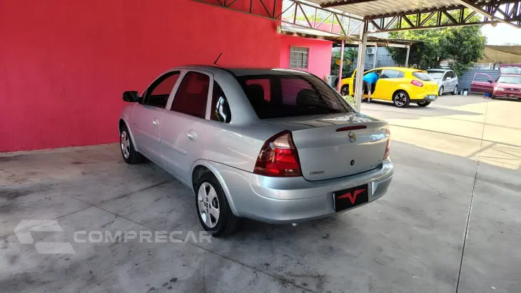 CORSA 1.4 MPFI Premium Sedan 8V