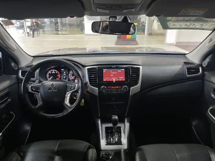 L200 TRITON 2.4 16V Turbo Sport HPE CD 4X4