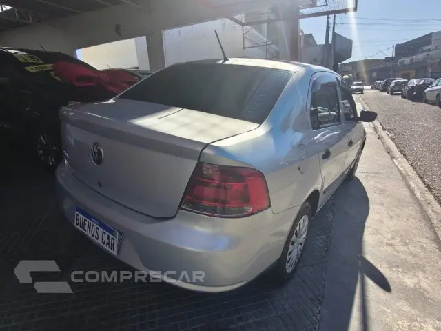 VOYAGE - 1.0 MI 8V 4P MANUAL