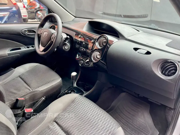 ETIOS 1.5 XS Sedan 16V