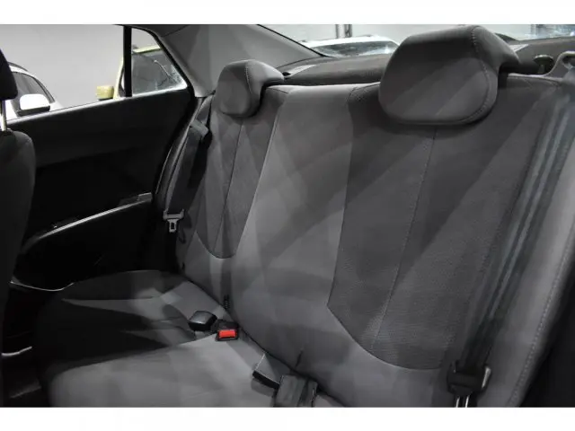 HB20S - 1.0 COMFORT PLUS 12V 4P MANUAL