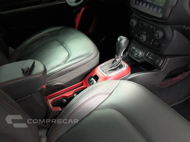 RENEGADE 2.0 16V Turbo Trailhawk 4X4