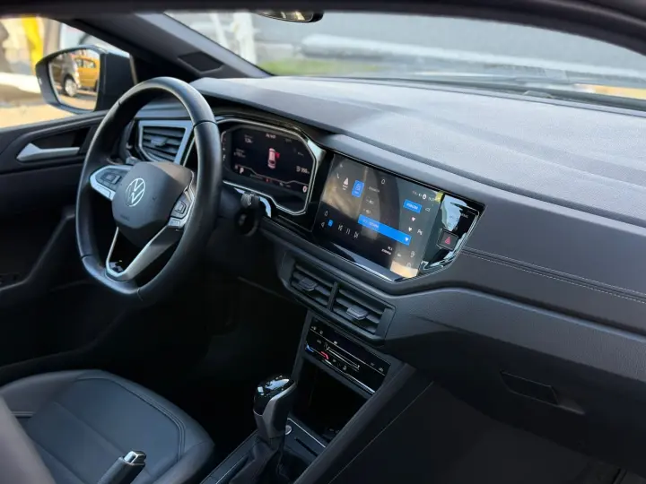 Nivus Highline 1.0 200 TSI Flex Aut.