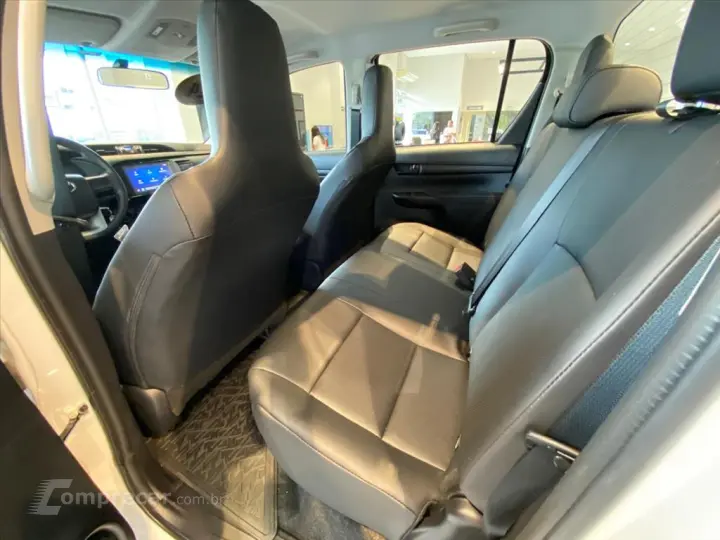 HILUX 2.8 D-4D TURBO DIESEL CD POWER PACK 4X4 AUT