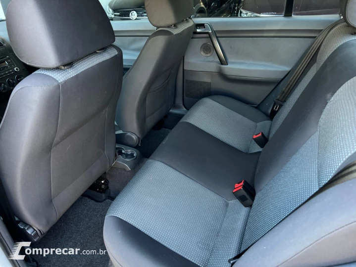 POLO SEDAN 1.6 MI 8V