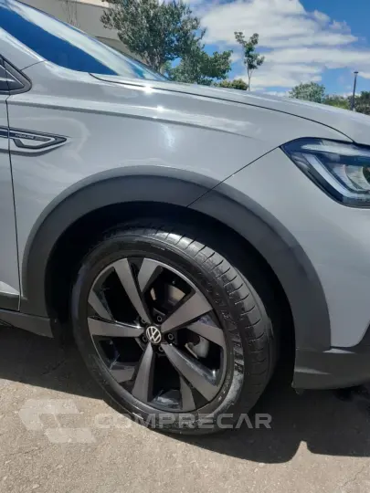 Nivus 1.0 4P FLEX 200 TSI HIGHLINE TURBO AUTOMÁTICO