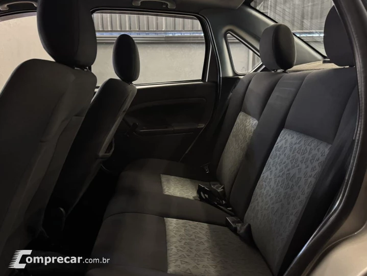 Fiesta 1.6 Rocam Sedan 8V Flex 4P Manual