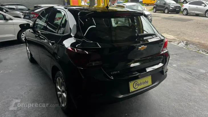 Onix Hatch 1.0 12V 4P FLEX LT TURBO