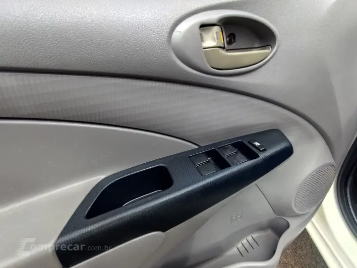 ETIOS 1.3 XS 16V FLEX 4P MANUAL