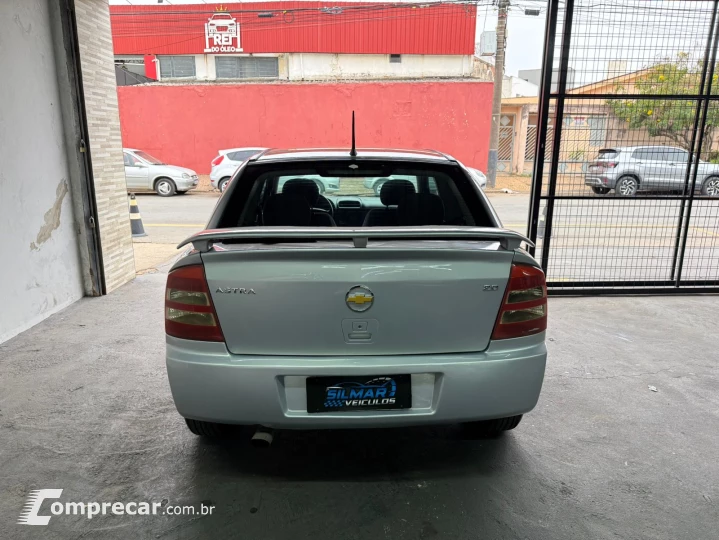 ASTRA 2.0 MPFI Advantage 8V