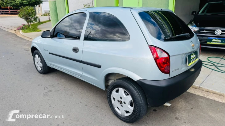 CELTA 1.0 MPFI Life 8V