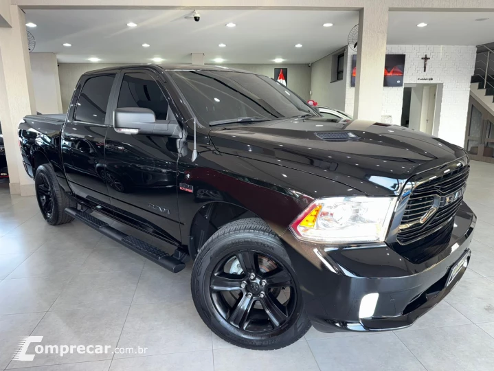 CLASSIC 5.7 V8 Laramie Night Edition CD 4X4