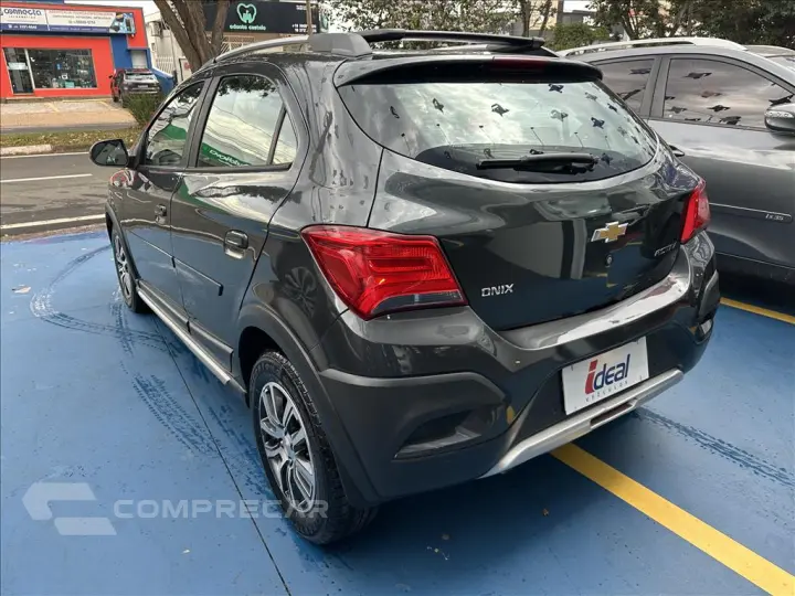 ONIX 1.4 MPFI ACTIV 8V FLEX 4P AUTOMÁTICO