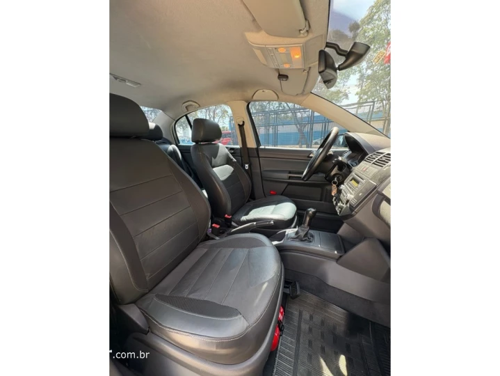 POLO SEDAN 1.6 MI COMFORTLINE 8V FLEX 4P MANUAL
