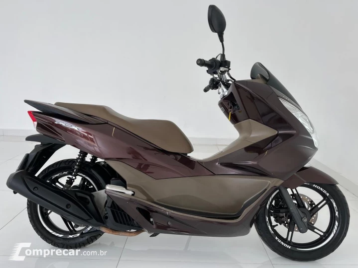 PCX 150 DLX