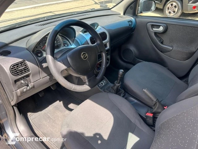 CORSA SEDAN - 1.4 MPFI PREMIUM SEDAN 8V 4P MANUAL