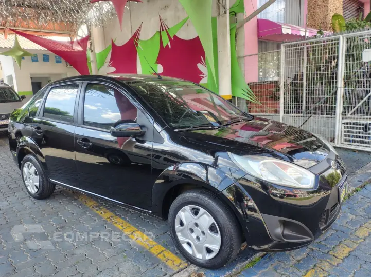 FIESTA 1.6 Rocam SE Sedan 8V