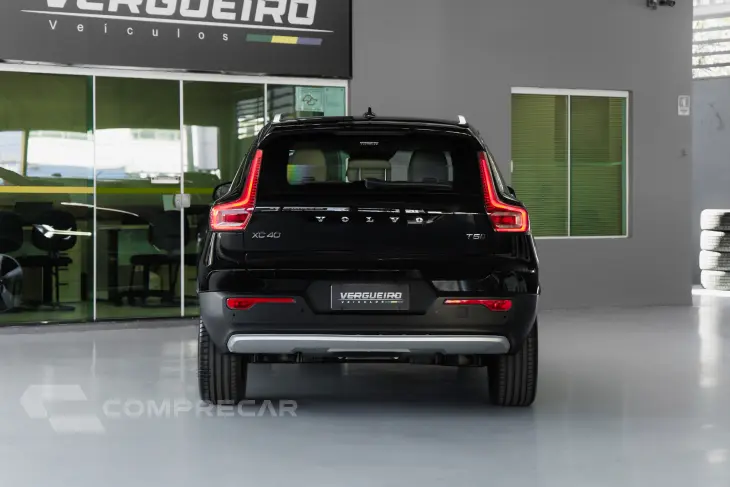 XC40 2.0 T5 Momentum AWD Geartronic