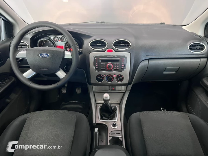 Focus Hatch GLX 1.6 8V (Flex)