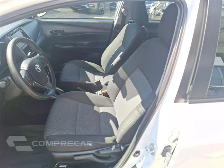 YARIS 1.5 16V FLEX SEDAN XL LIVE MULTIDRIVE