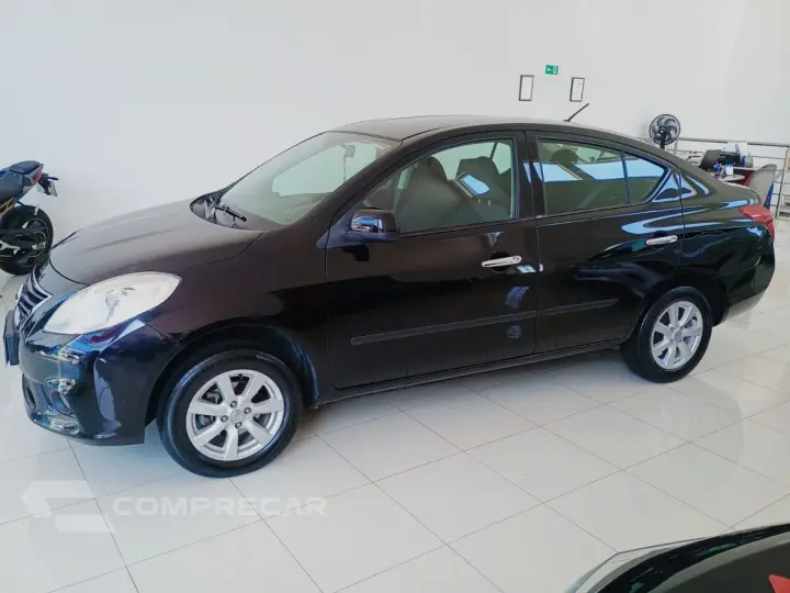 Versa Sedan 1.6 16V 4P FLEX SL
