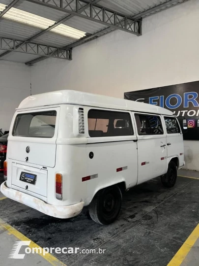 VOLKSWAGEN KOMBI 1.6 STD 8V