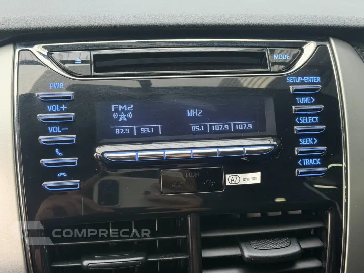 YARIS 1.3 16V FLEX XL LIVE MULTIDRIVE