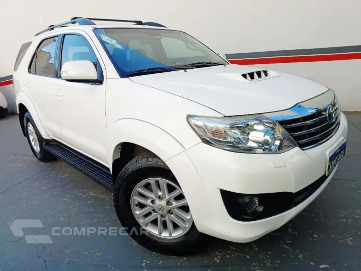 Hilux SW4 SRV D4-D 4x4 3.0 TDI Dies. Aut