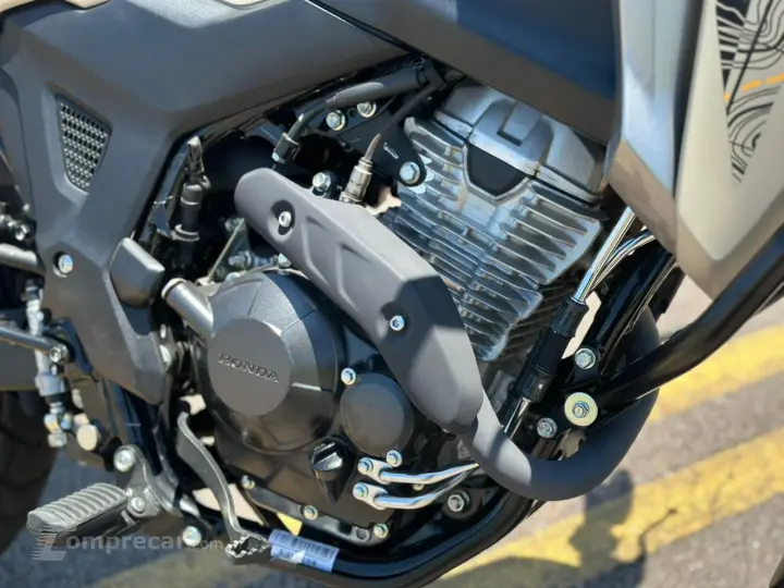 XRE 300 SAHARA ADVENTURE