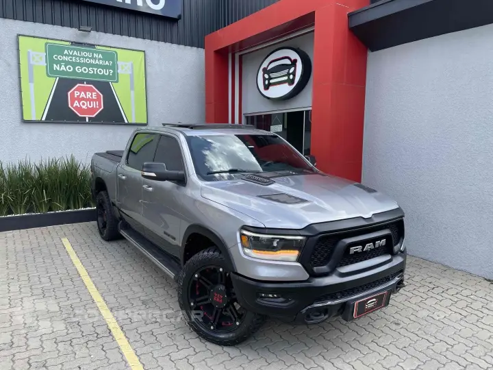 1500 5.7 V8 GASOLINA REBEL CD 4X4 AUTOMÁTICO