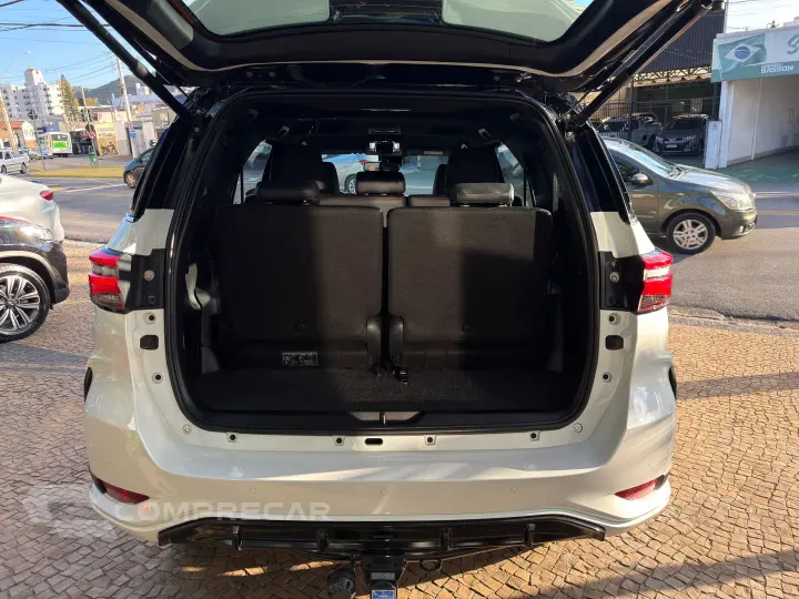 Hilux Sw4 2.8 D-4D Turbo Diesel Gr-S 7L 4X4 Automático