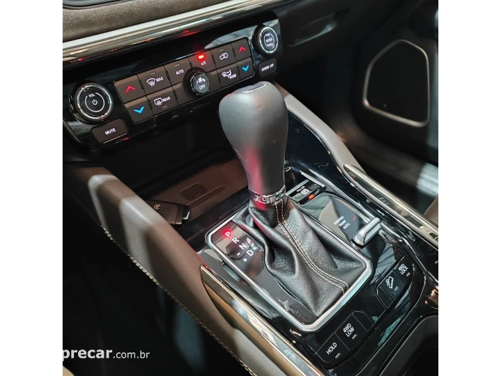 COMMANDER 2.2 TURBO DIESEL OVERLAND AT9
