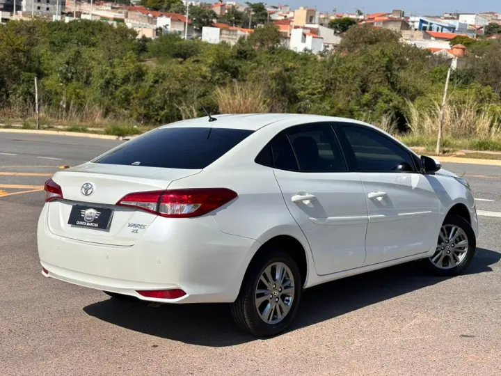 Yaris Sedan 1.5 XL Plus Tech CVT (Flex)
