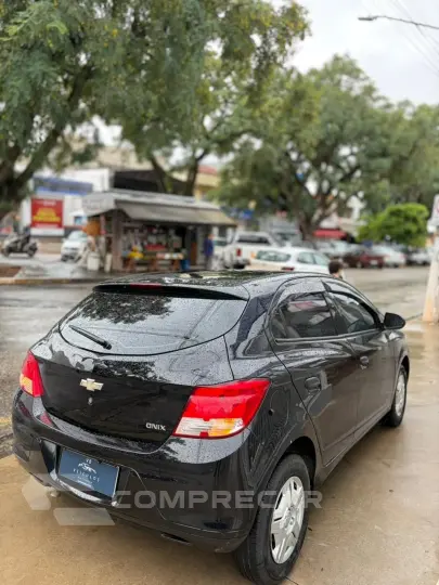 ONIX HATCH LS 1.0 8V FlexPower 5p Mec.