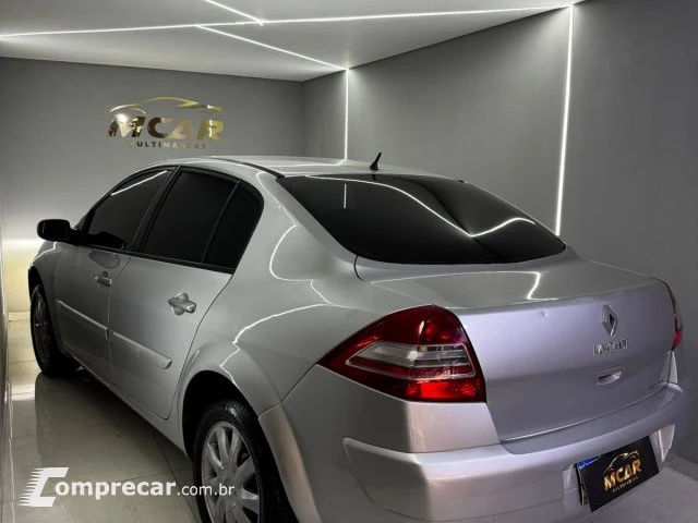 MÉGANE SEDAN - 1.6 DYNAMIQUE 16V 4P MANUAL