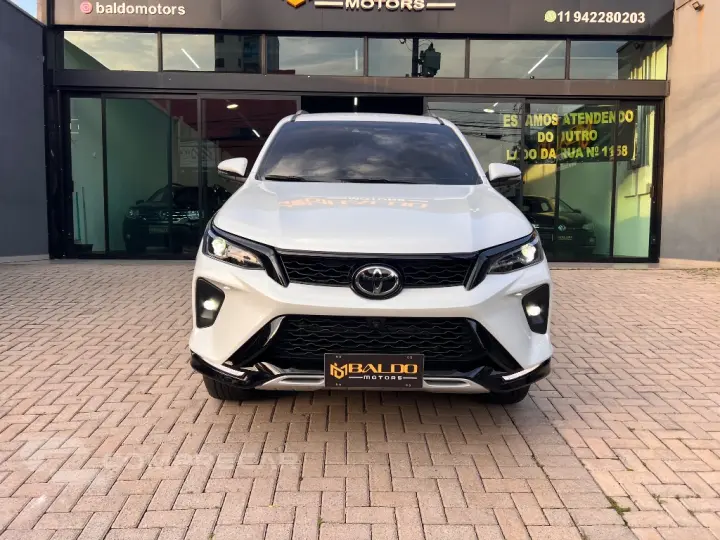 Hilux SW4 SRX Plat. 4x4 2.8 TB Die. Aut.