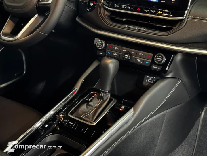 COMMANDER 1.3 T270 TURBO FLEX LONGITUDE AT6