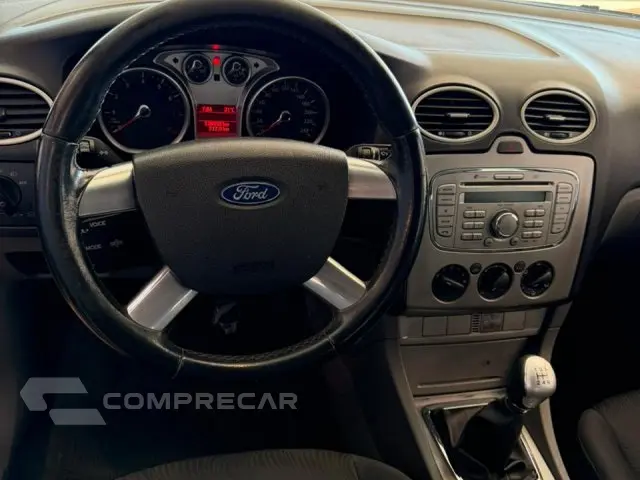 FOCUS HATCH - 2.0 GLX 16V 4P MANUAL