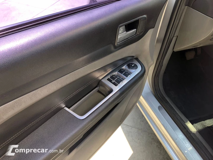 FOCUS 2.0 Ghia Sedan 16V