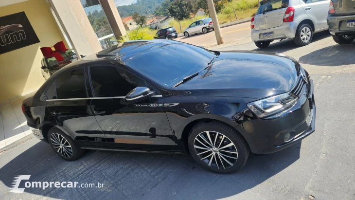 JETTA 2.0 TSI Highline