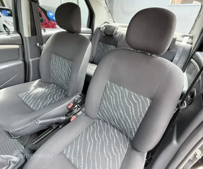 LOGAN 1.0 Authentique 16V