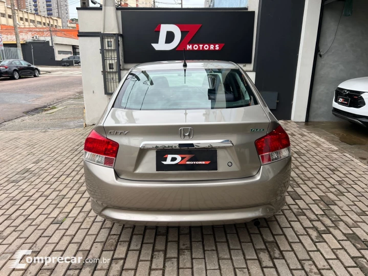 CITY 1.5 LX Sedan 16V