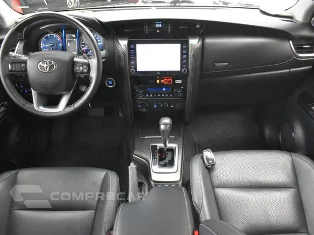 HILUX SW4 - 2.8 D-4D TURBO SRX 4X4 AUTOMÁTICO