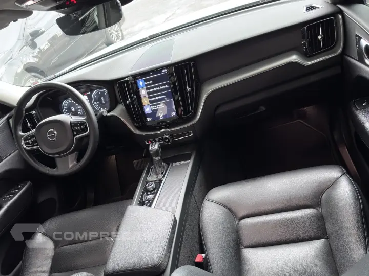 XC60 2.0 D5 DIESEL MOMENTUM AWD GEARTRONIC