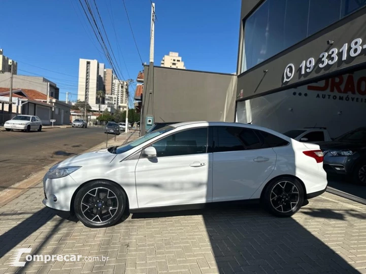 FOCUS 2.0 Titanium Sedan 16V