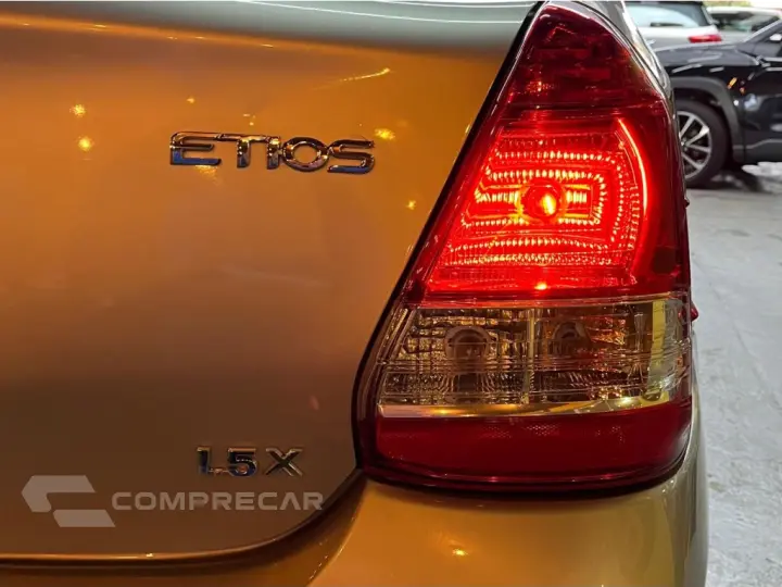 ETIOS 1.5 X SEDAN 16V FLEX 4P AUTOMÁTICO