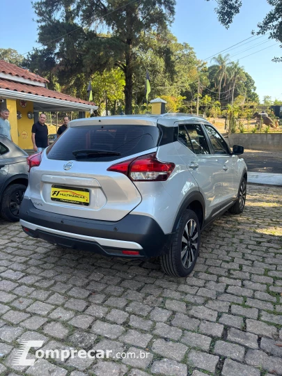 Kicks SV 1.6