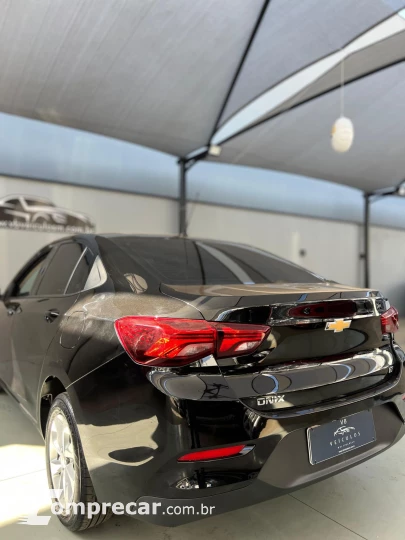 ONIX SEDAN Plus LT 1.0 12V Flex 4p Mec.