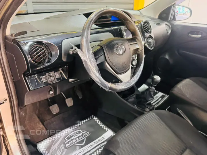 ETIOS 1.5 X Sedan 16V