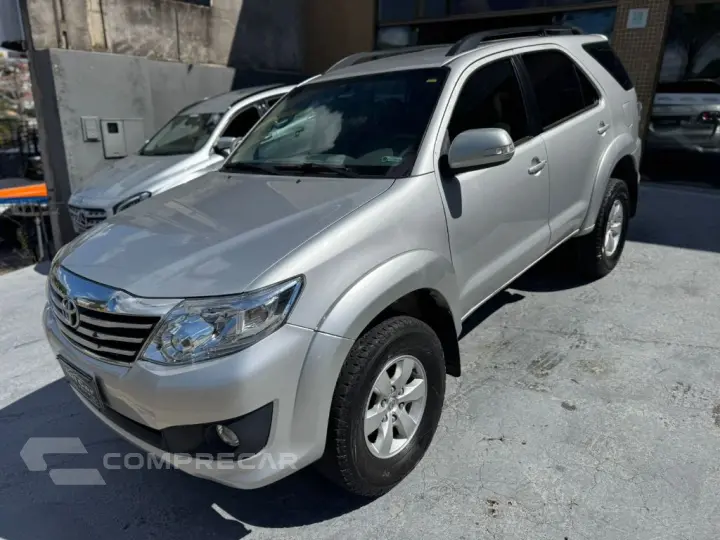 Hilux SW4 SR 4x2 2.7/2.7 Flex 16V Mec.